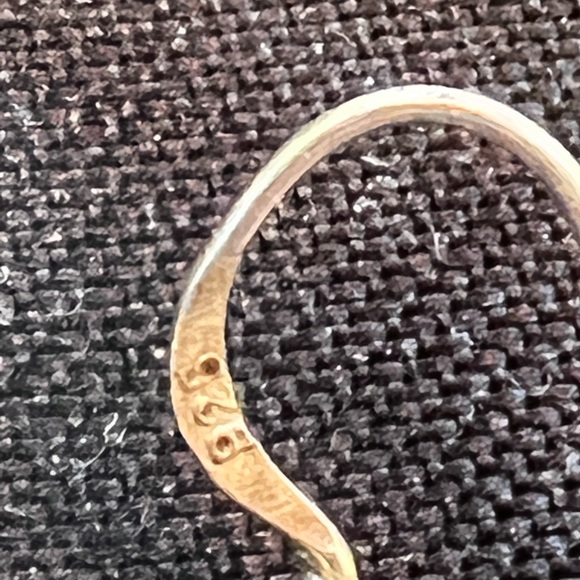 Silver earrings.  Only one.  Worn once and then I lost one - Picture 3 of 3